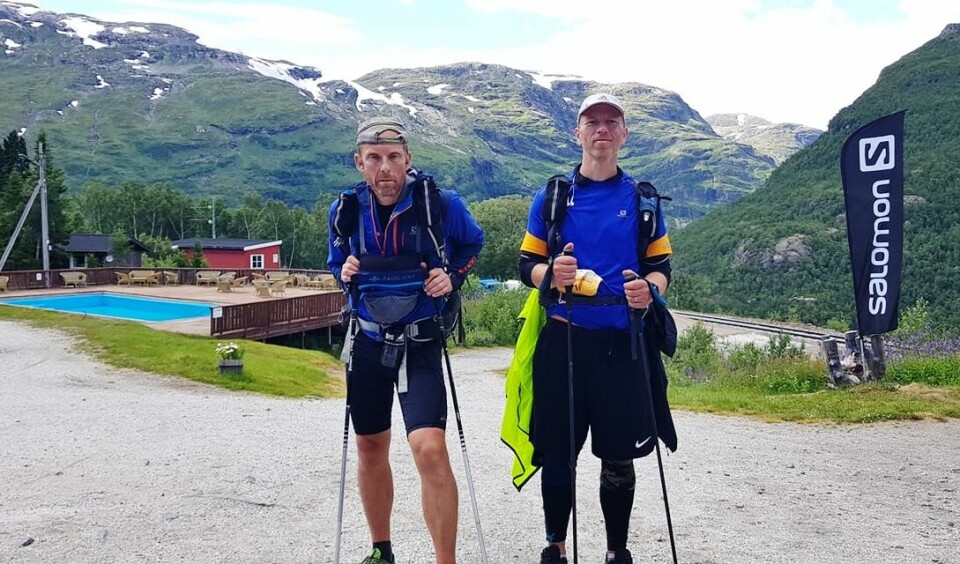 Hardangervidda Maniacs med Arne Nåtedal og Erling Furunes er ett av åtte lag som fortsatt henger med i Oslo Bergen Trail. Onsdag formiddag har de bare 150 kilometer igjen til mål. (Arrangørfoto) Hardangervidda Maniacs med Arne Nåtedal og Erling Furunes er ett av åtte lag som fortsatt henger med i Oslo Bergen Trail. Onsdag formiddag har de bare 150 kilometer igjen til mål. (Arrangørfoto)