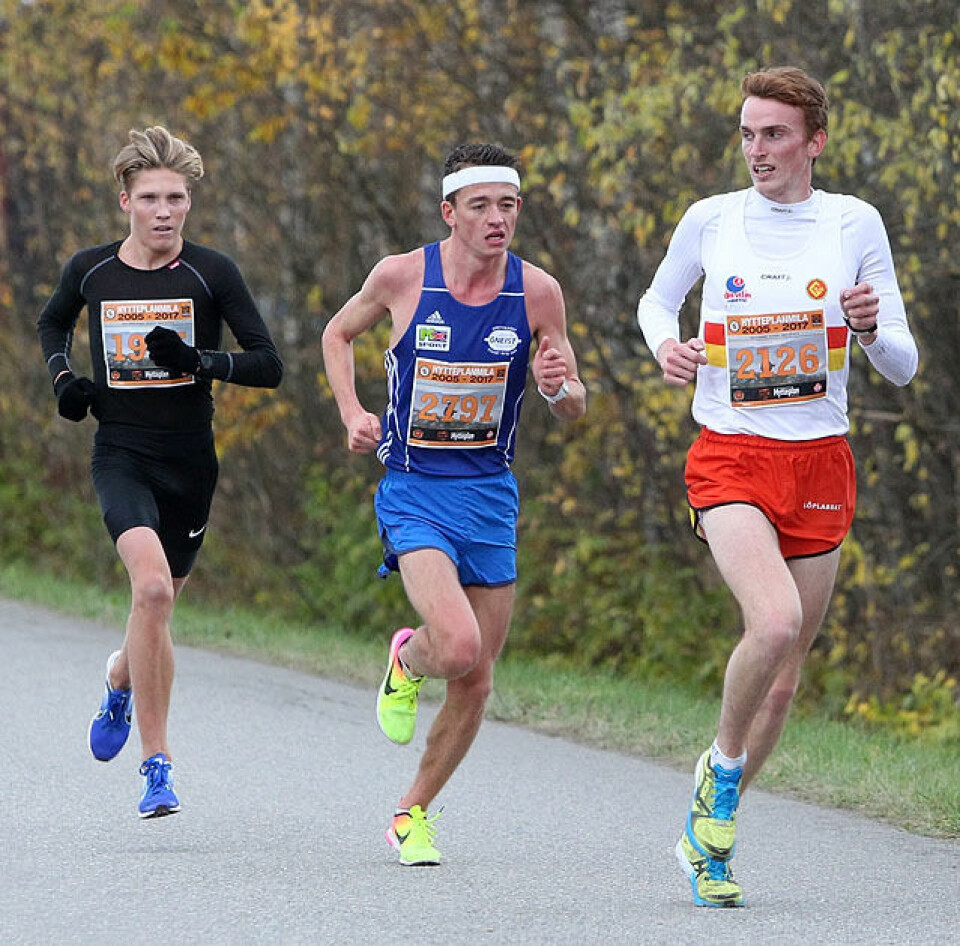 Karoline Bjerkeli Grøvdal med kjempeløp i Hytteplanmila - nå med 39 bilder 7km_Halle_H_Aarvik_naar_igjen_Vedvik_A20G6139.jpg