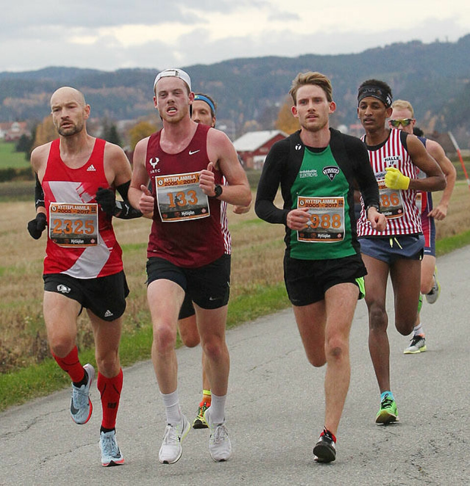 Karoline Bjerkeli Grøvdal med kjempeløp i Hytteplanmila - nå med 39 bilder 8-5km_gutta_boys2_og_Jann_Post_A20G6414.jpg