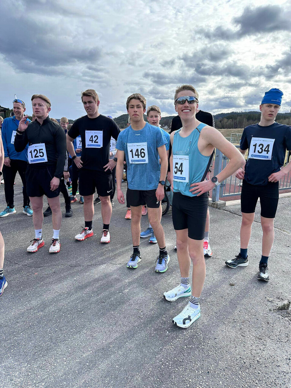 Pangstart og folkefest for løpskarusellen i Bø foer-start.jpg