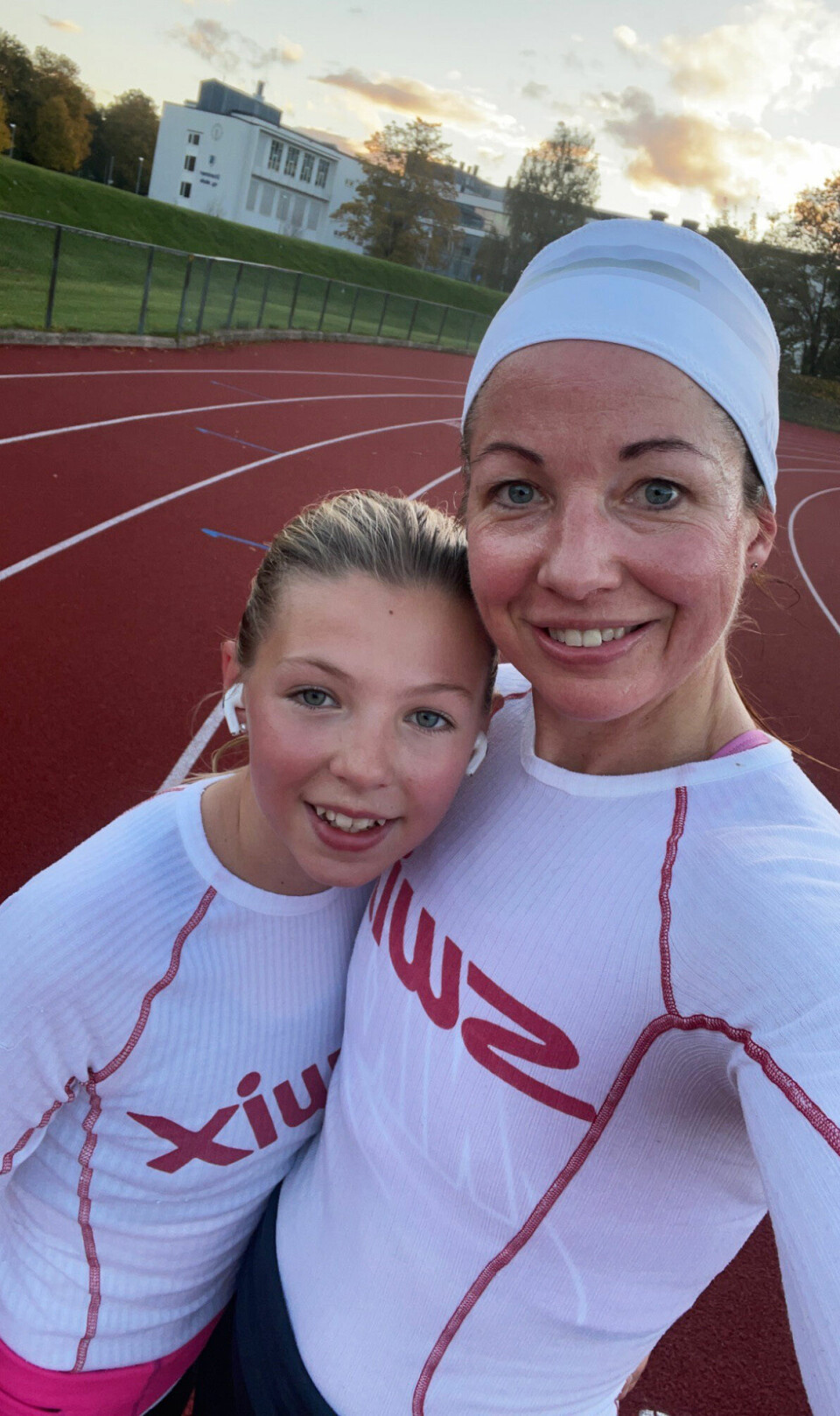 Oftere skal enn skal ikke for familien Bergh Hannah_og-Mette_Intervaller_Marienlyst.jpg