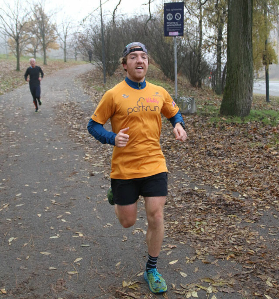 Tåke og løv da 68 løp det #11 Tøyen Parkrun Brittisk_loeper_IMG_1462.jpg