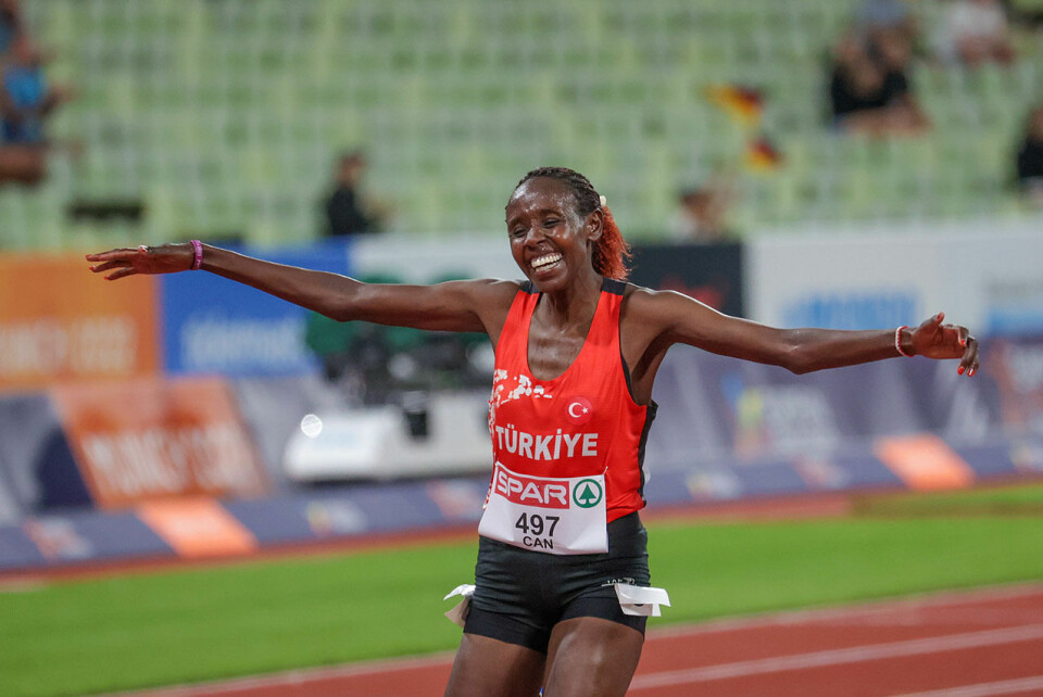 Yasemin Can løp fra både McColgan og Salpeter på 10.000 meter i EM Målgang Yasemin Can.jpg