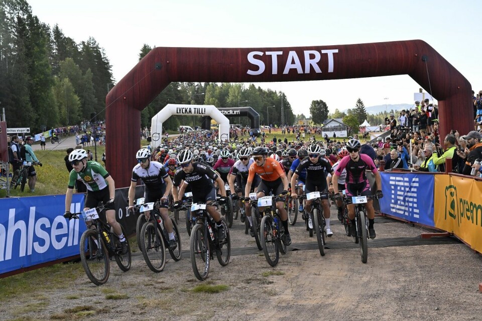 Emil Lindgren og Sandra Salinger vant Cykelvasan Cykelvasan 90 2022 herrstart.jpg
