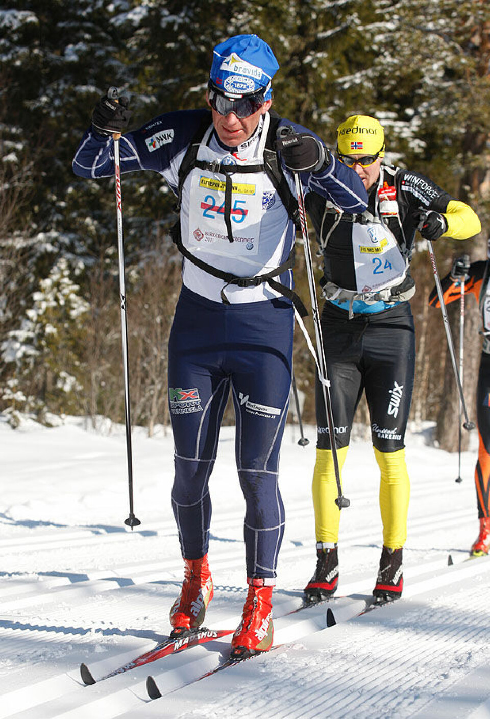 Ola Kvaale først over fjellet!