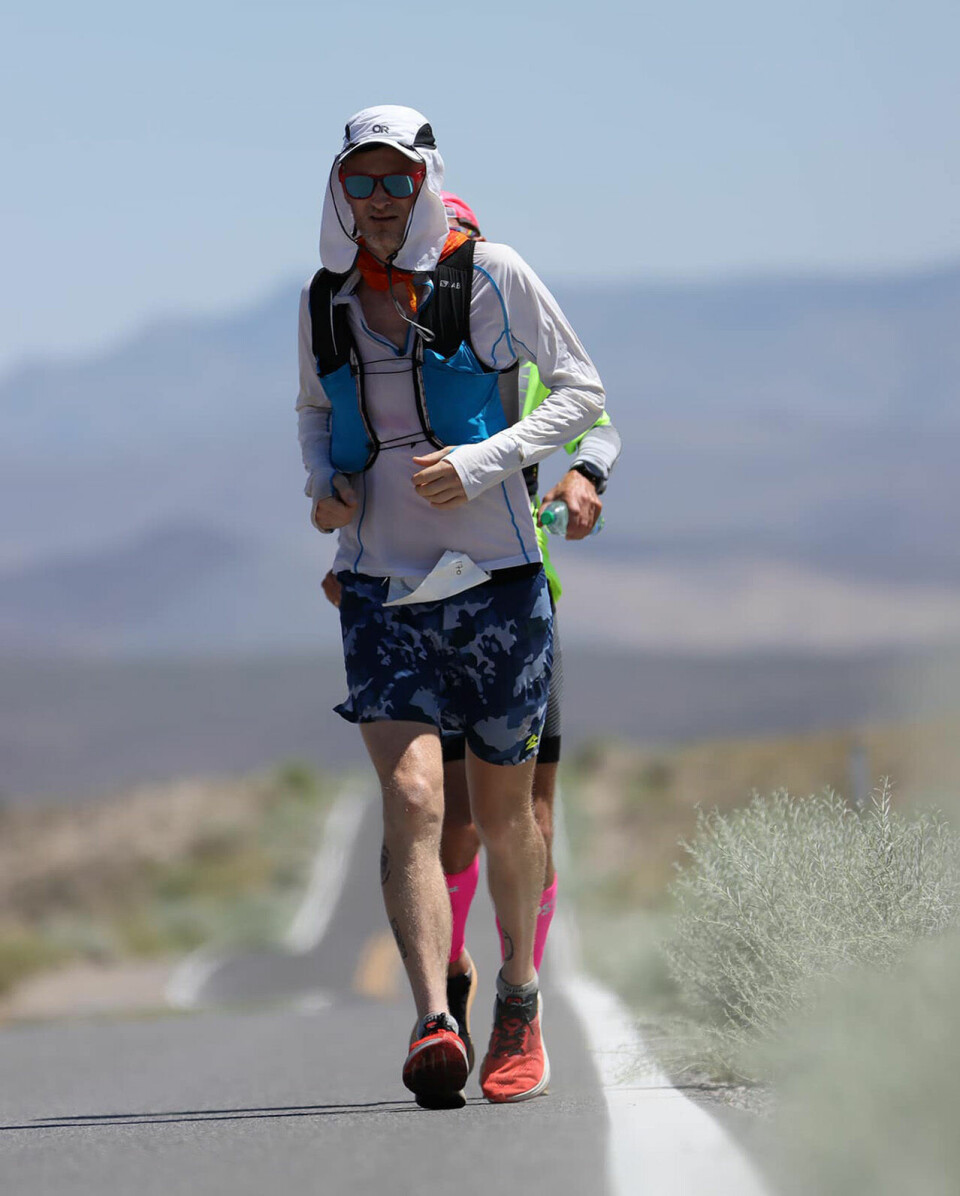 Line Caliskaner vant kvinneklassen og ble nummer to totalt i Badwater 135 simen-holvik-2023.jpg