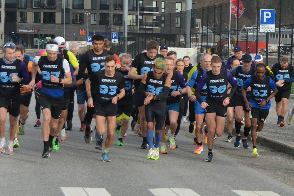 Starten går, startnummerne får det til å virke som om alle har samme klubbdrakt. (Alle foto: Ivar Gogstad) Starten går, startnummerne får det til å virke som om alle har samme klubbdrakt. (Alle foto: Ivar Gogstad)