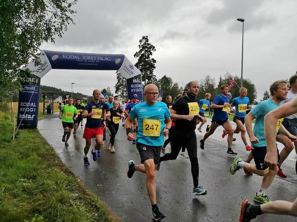 170 deltagere på Kodalmilas 5 og 10 km i ruskevær Start_10km.jpg