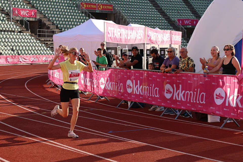 KK-mila - En løpefest for alle kvinner i strålende sommervær 5km-andreplass-bib-6711.jpg