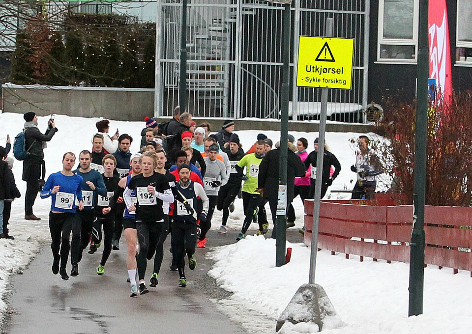 Eldbjørg Moxnes og Ole P. Fjeld vant Kondis' Nyttårsløp Start1_A20G8831.jpg