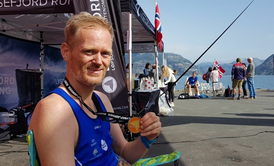 Simen Holvik, årets beste norske 24-timersløper, er en av de som allerede er påmeldt til Skjærgårdsmaraton 28. desember. Bildet er fra ekstremultraløpet Lysefjorden Rundt tidligere i år. (Foto: Lysefjorden Rundt) Simen Holvik, årets beste norske 24-timersløper, er en av de som allerede er påmeldt til Skjærgårdsmaraton 28. desember. Bildet er fra ekstremultraløpet Lysefjorden Rundt tidligere i år. (Foto: Lysefjorden Rundt)
