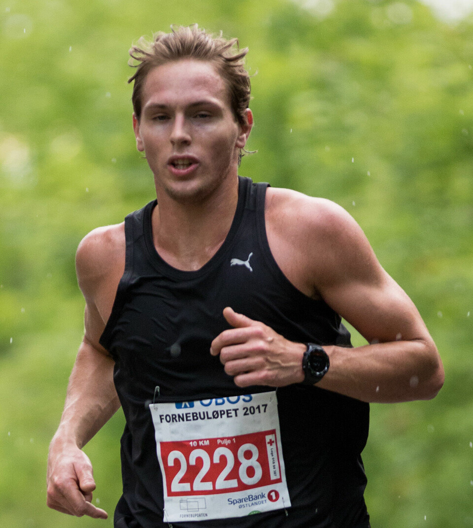 Simen Østensen i høstform også som løper Christoffer_CALLESEN_10km_Fornebulopet_2017_KD_73227_Foto_Sylvain_Cavatz.jpg