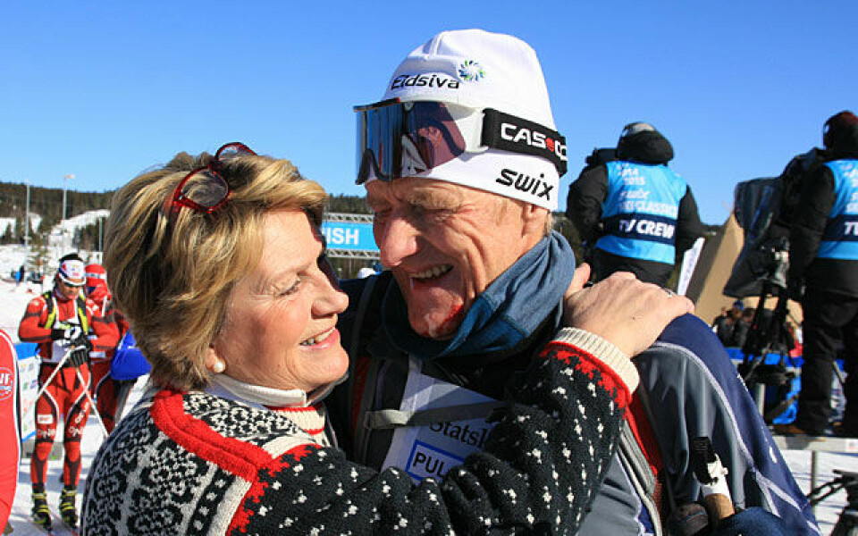 Åge Ludvigsen med sitt 50. merke i Birkebeinerrennet IMG_4792_Aage&Marit