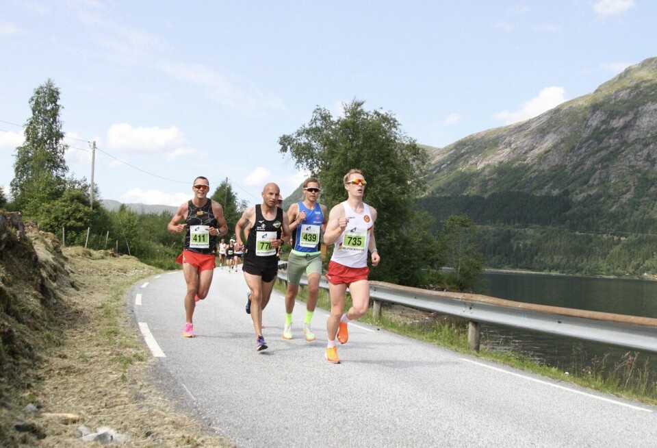 Deltakerrekord i 40-års jubileet for Jølster Maraton Halv_Ken_Tony Johansen_and_Kristian_Nestor_Jarnung