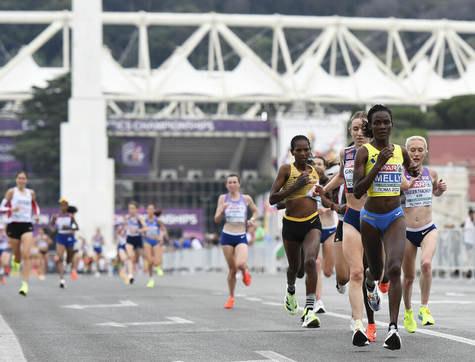 Karoline Bjerkeli Grøvdal tok EM-gull på halvmaraton teten-etter-8km_50D5234.jpg