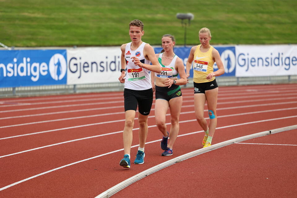 Magnus Græsli går her i front, mens Siri Gamst Glittenberg og Maren K. Bekkestad henger i ryggen hans. Dette var tet-trioen i kappgangøvelsen i NM. (Alle foto: Samuel Hafsahl) Magnus Græsli går her i front, mens Siri Gamst Glittenberg og Maren K. Bekkestad henger i ryggen hans. Dette var tet-trioen i kappgangøvelsen i NM. (Alle foto: Samuel Hafsahl)
