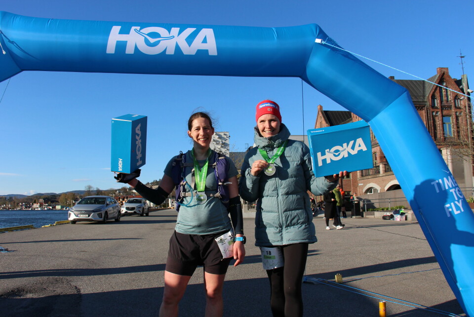 Skogvokteren Ultra: Mathis Dahl Fenre raskest i brorens løype Topp 2 damer. Heidi Rørvik og Ruth Vingerhagen. Foto Irvin Kilde.JPG
