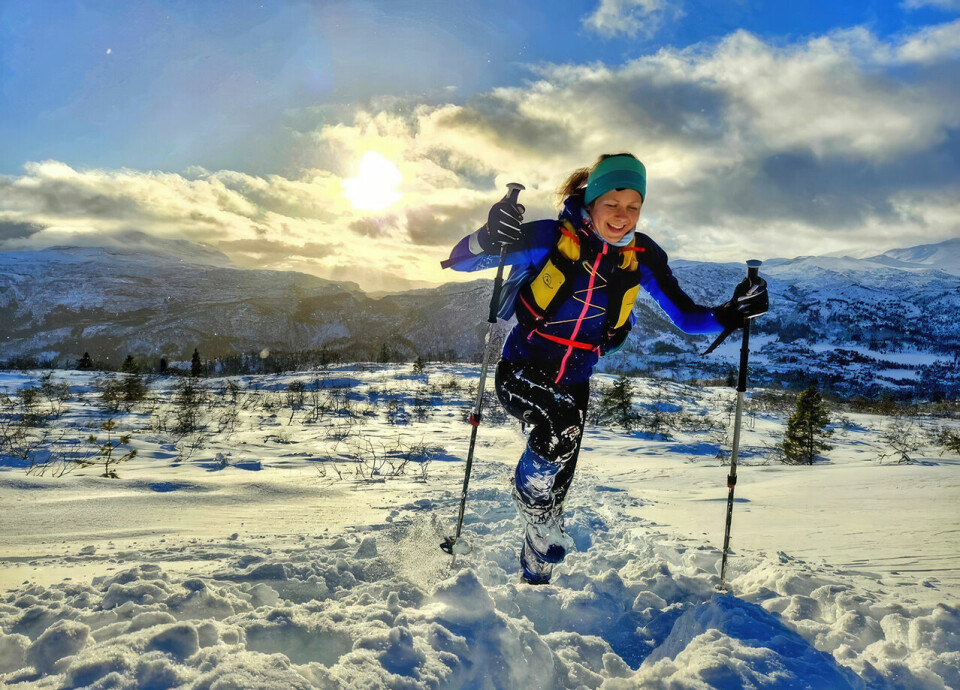 Langt og bratt er det som gjelder for Therese Sjursen loping-i-snoen.jpg