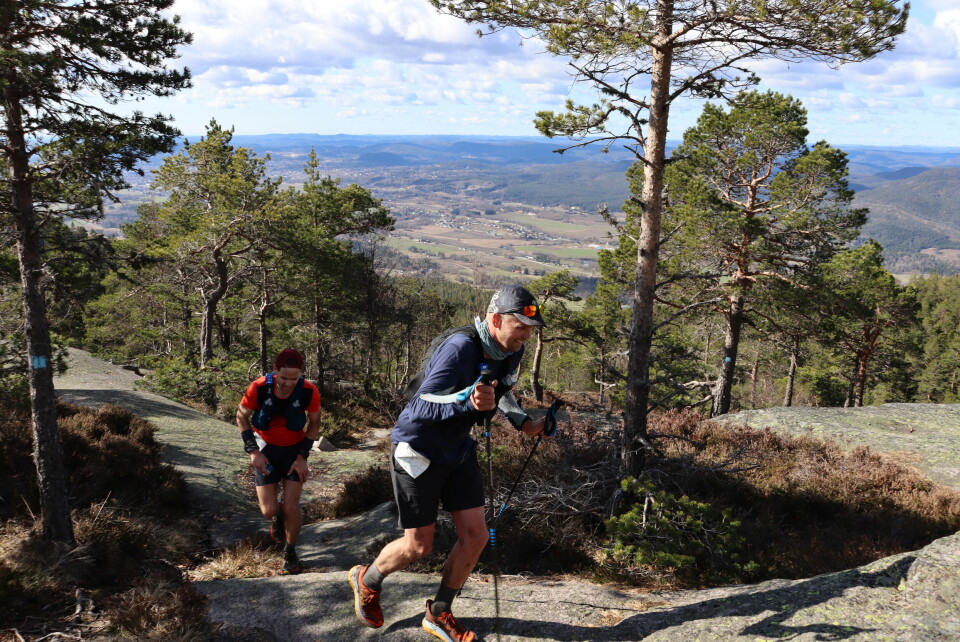 Skogvokteren Ultra: Mathis Dahl Fenre raskest i brorens løype Vestre Skrehelle. Marius Stengle Håkonsen og Fredrik Fjose. Foto Adrian Kilde.JPG