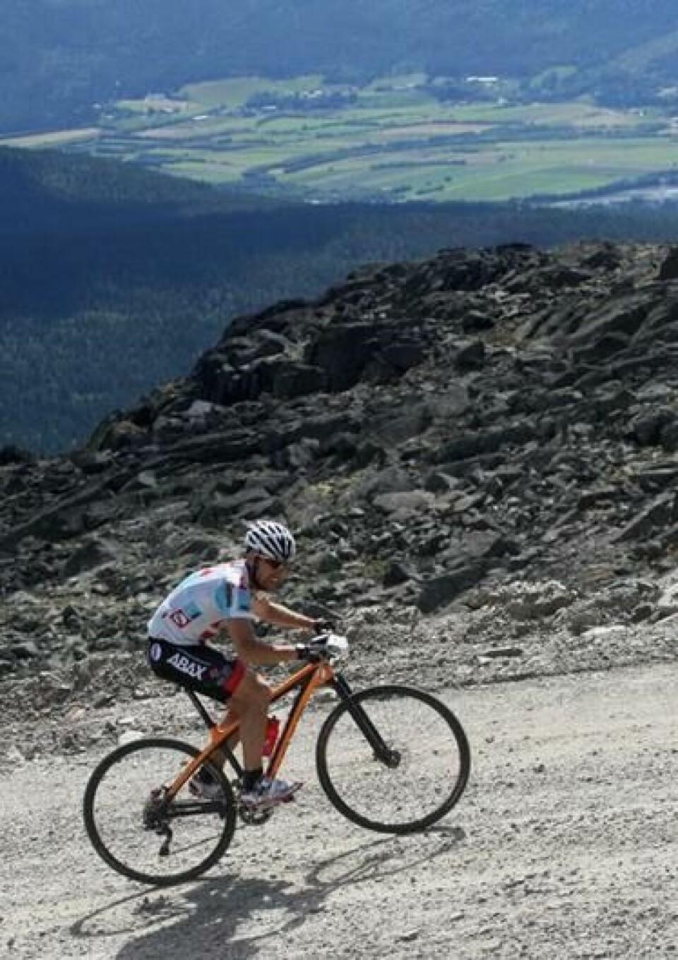 Kong Tor Halvor inntok Tron(en) Tor_Halvor_Bjoernstad_over_Alvdal_cropped_375x531