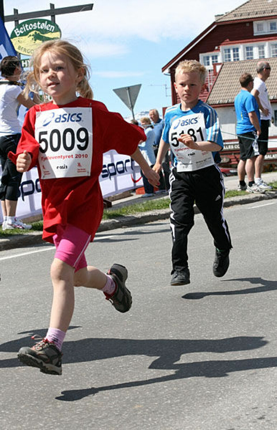 Det vindstille Fjellmaraton 5009_knøtte_jenter_IMG_0171