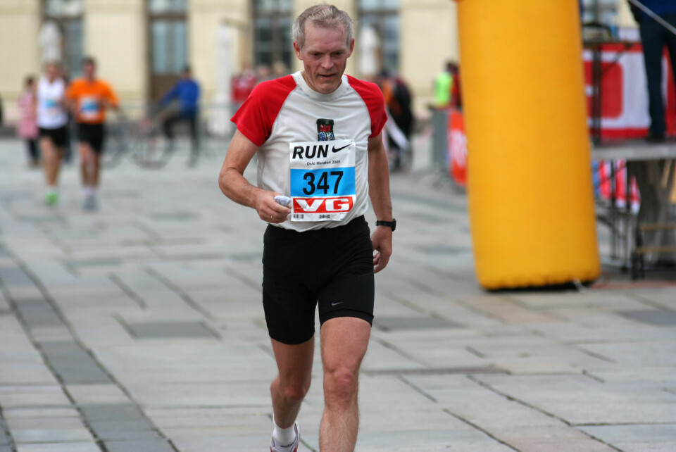 Bjørn Hytjanstorp tildelt frivillighetspris i Eidsvoll Olav Engen under Oslo maraton 2005.jpg