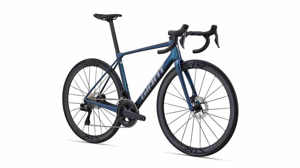 Giant 25 TCR Adv Pro 0 Disc Di2: TCR er Giant sin allround toppmodell til landevei og oppleves som den komplette sykkel. (Foto: Giant) Giant 25 TCR Adv Pro 0 Disc Di2: TCR er Giant sin allround toppmodell til landevei og oppleves som den komplette sykkel. (Foto: Giant)