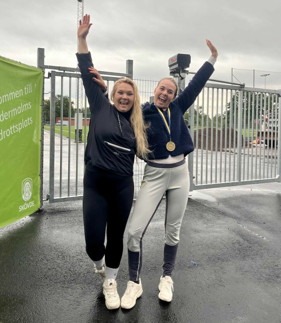 Ida Slorafoss løp 77,043 km da hun vant 6-timers i Skövde Ultrafestival Ida og Cathrine i Skövde.jpg