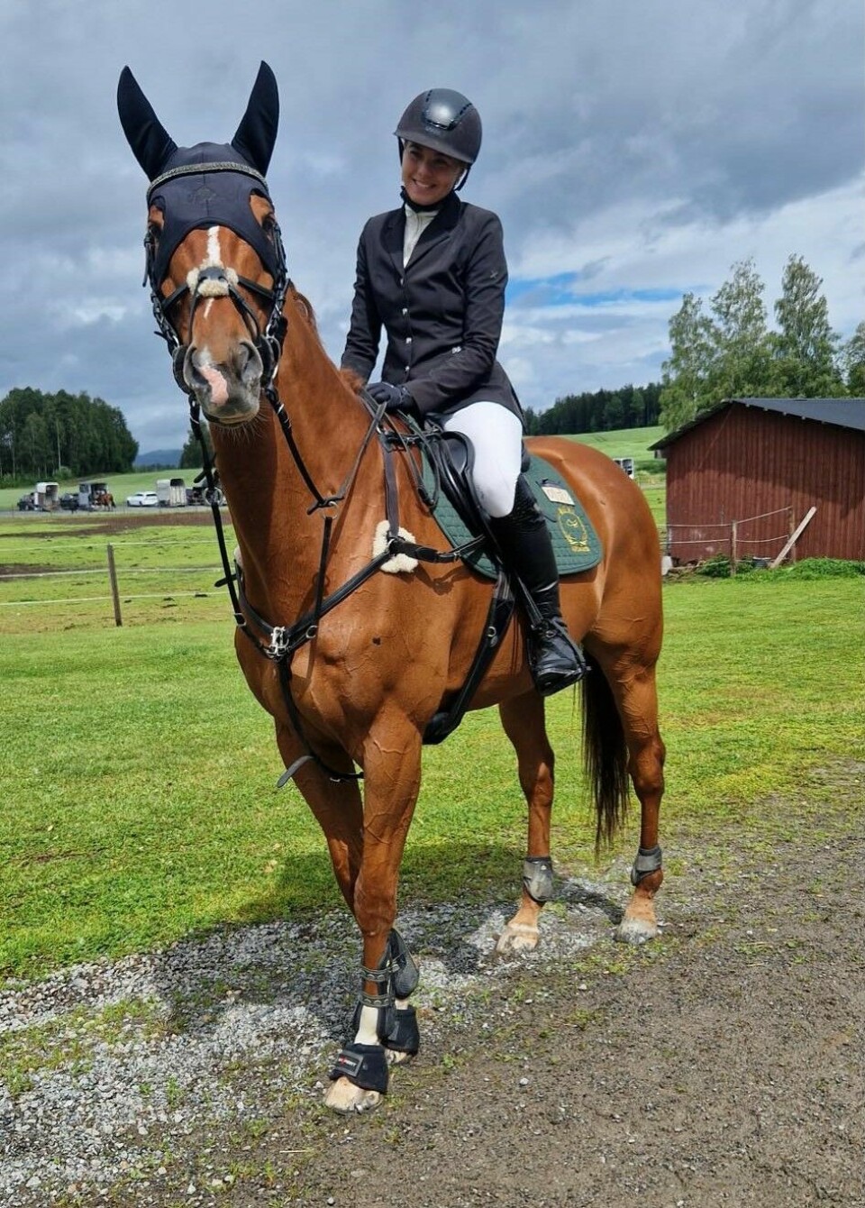 Ida Slorafoss løp 77,043 km da hun vant 6-timers i Skövde Ultrafestival Ida til hest.jpg