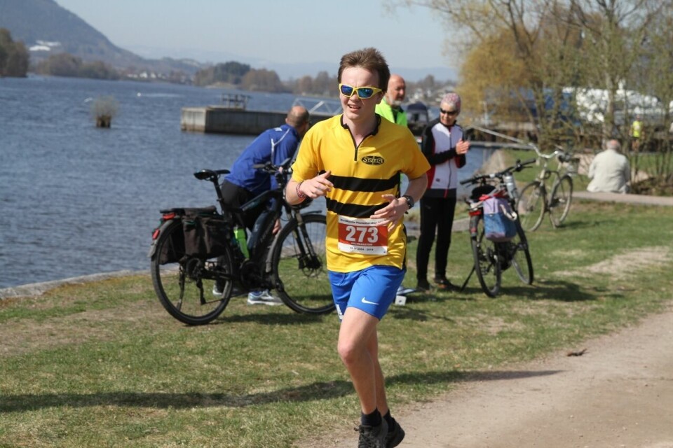 Egil Frydenlund fra Sturla Orientering var en av 143 løpere som fullførte maraton eller halvmaraton i Drammen andre påskedag. (Foto: Olav Engen) Egil Frydenlund fra Sturla Orientering var en av 143 løpere som fullførte maraton eller halvmaraton i Drammen andre påskedag. (Foto: Olav Engen)