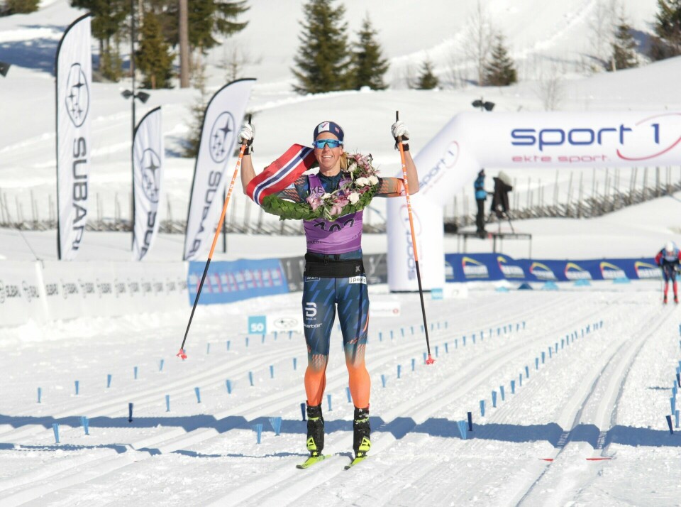 Astrid Øyre Slind viste ingen svakhetstegn etter et hektisk konkurranseprogram på høyeste nivå både i allround og langløp og vant sin andre strake seier i Birken. (Foto: Finn Olsen) Astrid Øyre Slind viste ingen svakhetstegn etter et hektisk konkurranseprogram på høyeste nivå både i allround og langløp og vant sin andre strake seier i Birken. (Foto: Finn Olsen)