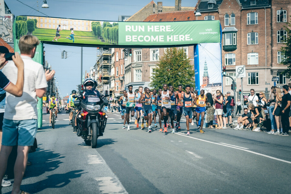 Copenhagen Half 2024 har åpnet for påmelding, - etter ett døgn: 8600 påmeldte. Se mange bilder fra årets løp. XFelt_elite_Zerei_henger_med_tet_53193822933_ddba928374_o.jpg