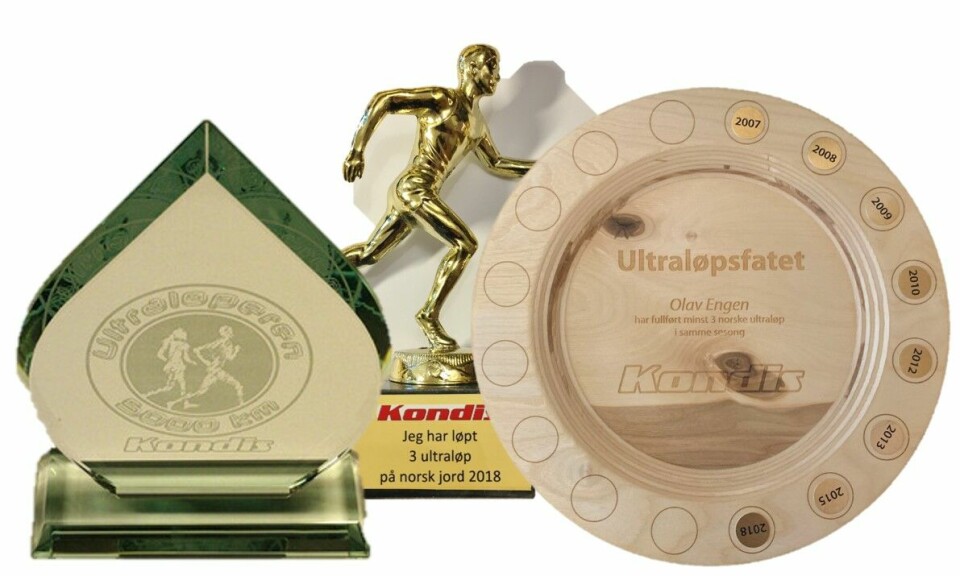 Hvis du er stolt over at du har klart prestasjonen som det er å gjennomføre ultraløp, hvorfor ikke vise det fram med en utmerkelse på veggen eller peishylla? Hvis du er stolt over at du har klart prestasjonen som det er å gjennomføre ultraløp, hvorfor ikke vise det fram med en utmerkelse på veggen eller peishylla?