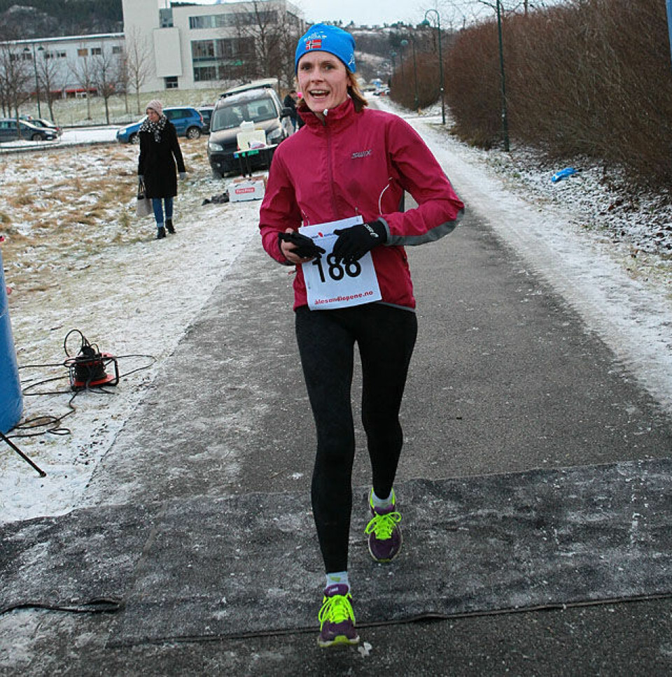 Sebastian Håkansson med nok en seier i Ålesund Halv_damevinner_Tonje_Brande_A20G0115.jpg
