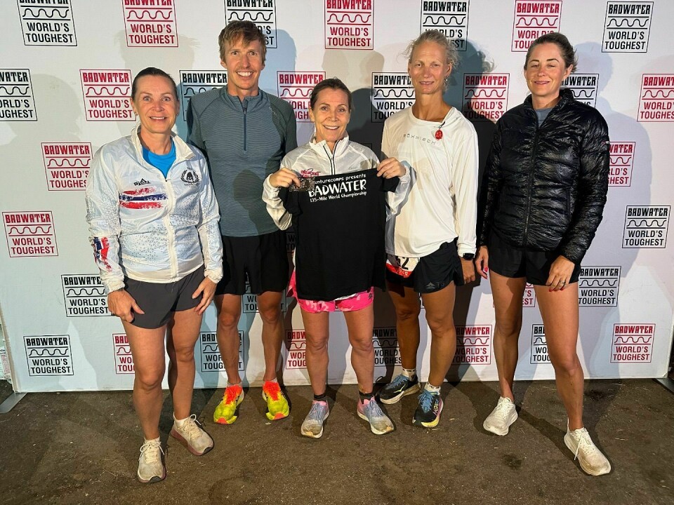 Les om Line Caliskaner og crewets vei til seier i Badwater135 Privat foto - sort trøye - hele teamet.jpg