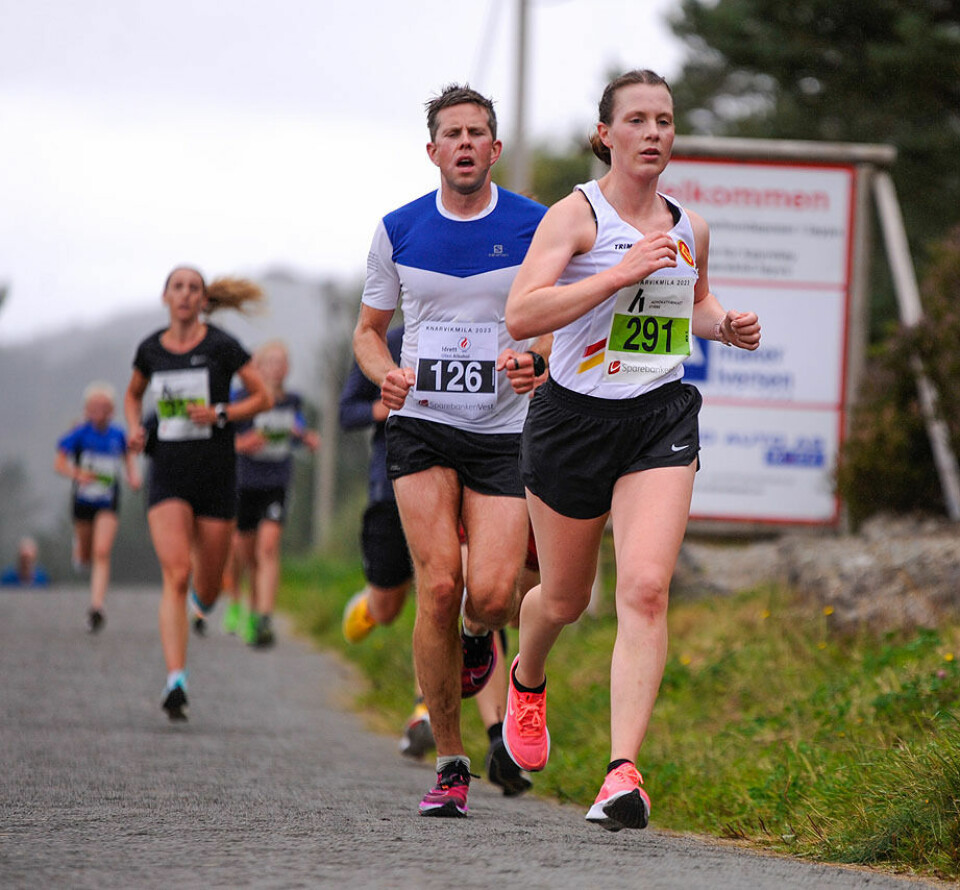 Favorittseire til Anita Iversen Lilleskare og Marius Sørli på Knarvikmila 5 km _DSC0641.jpg