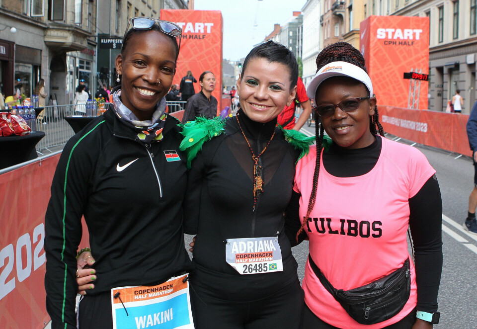 Copenhagen Half 2024 har åpnet for påmelding, - etter ett døgn: 8600 påmeldte. Se mange bilder fra årets løp. ZWakini_Mwangi_Kenya_Adriana_Brasil_pluss_en_til_foran_start_A20G6662.jpg