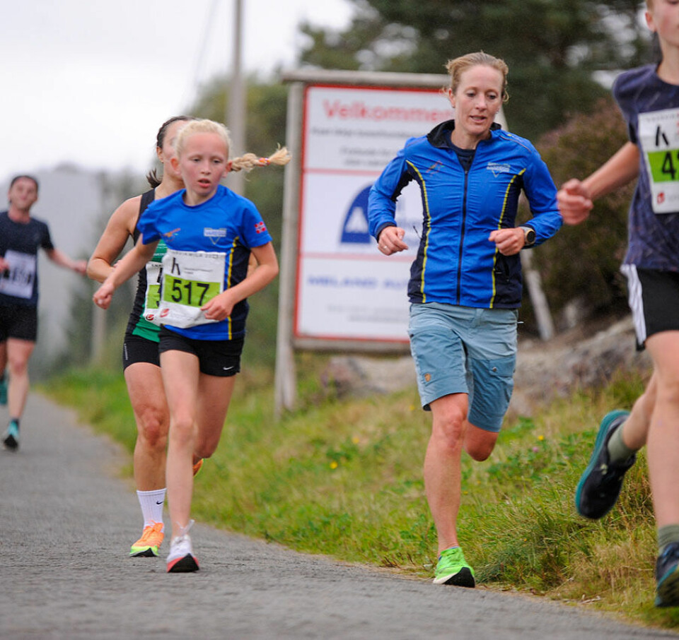 Favorittseire til Anita Iversen Lilleskare og Marius Sørli på Knarvikmila 5 km _DSC0667.jpg