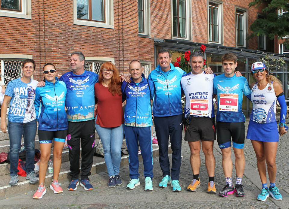 Copenhagen Half 2024 har åpnet for påmelding, - etter ett døgn: 8600 påmeldte. Se mange bilder fra årets løp. Spanjoler_fra_Alicante_foran_Fredriksberg_raadhus_A20G6663.jpg