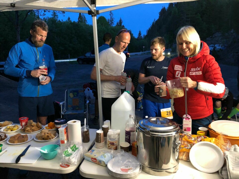 Løyperekorder og deltager-rekord på SMVE 83 og 161 km Matstasjon_i_mørket.jpg