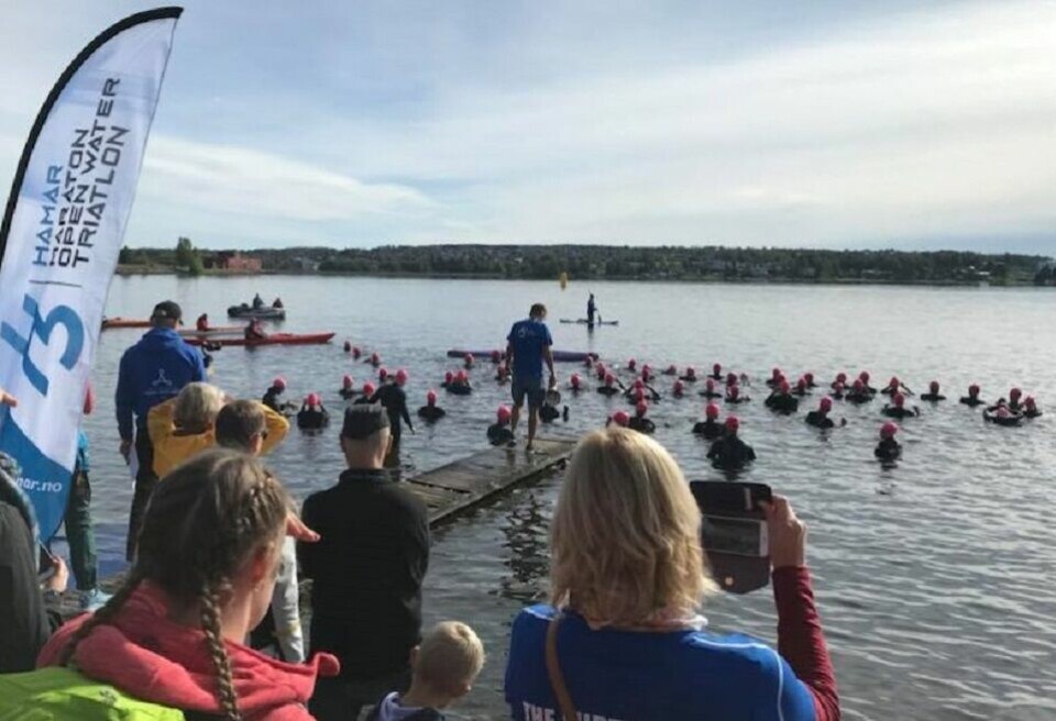 79 utøvere klare til start i Mjøsa søndag formiddag. (Foto: Kristine Risanger Røsland) 79 utøvere klare til start i Mjøsa søndag formiddag. (Foto: Kristine Risanger Røsland)