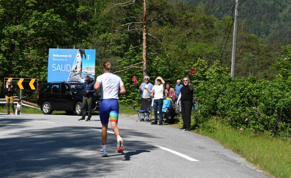 19 år gamle Iver Bjerga Øverland vann førsteutgåva av Saudafjellet Maraton på 2.49.46. (Foto: Per Inge Fjellheim) 19 år gamle Iver Bjerga Øverland vann førsteutgåva av Saudafjellet Maraton på 2.49.46. (Foto: Per Inge Fjellheim)