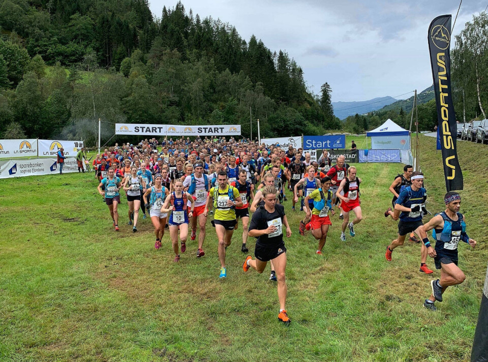 I år får vi ikke se noe lignende av dette i Loen. Starten på fjorårets La Sportiva Skåla Opp. (Foto: Johanne Heggheim) I år får vi ikke se noe lignende av dette i Loen. Starten på fjorårets La Sportiva Skåla Opp. (Foto: Johanne Heggheim)