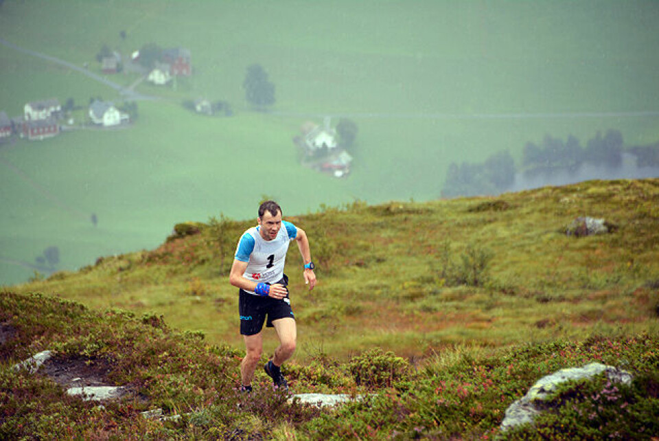 Stian Angermund-Vik har kome ut av skogen og er klar for siste 400 høgdemeter Stian Angermund-Vik har kome ut av skogen og er klar for siste 400 høgdemeter