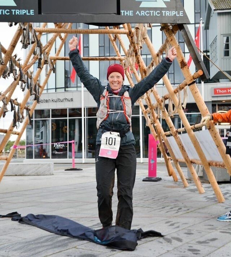 Hallvard Schjølberg og Maria Nordfjäll vant Lofoten Ultra-Trail® 100 miles Maria_Nordfjall_mål.jpg
