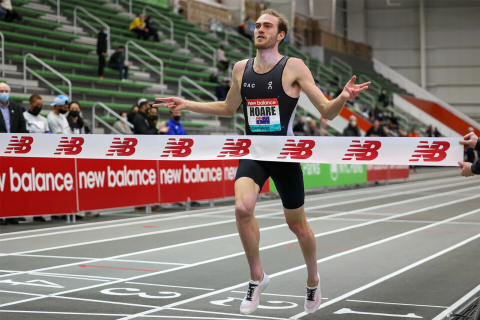 Australske Oliver Hoare utklassa sterke konkurrenter da han løp 1500 m på 3.32,25 i New Balance Indoor Grand Prix 13. februar. (Foto: New Balance Indoor Grand Prix / Kevin Morris) Australske Oliver Hoare utklassa sterke konkurrenter da han løp 1500 m på 3.32,25 i New Balance Indoor Grand Prix 13. februar. (Foto: New Balance Indoor Grand Prix / Kevin Morris)