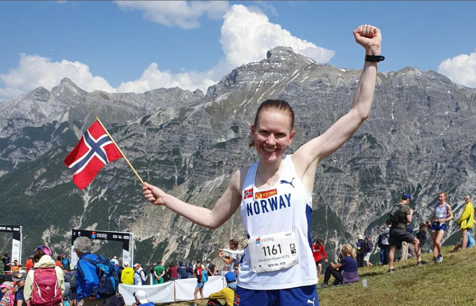 Karoline Holsen Kyte jubler for sin beste internasjonale prestasjon fem måneder etter fødsel. (Foto: Norwegian Mountainrunning sin Instagramkonto) Karoline Holsen Kyte jubler for sin beste internasjonale prestasjon fem måneder etter fødsel. (Foto: Norwegian Mountainrunning sin Instagramkonto)