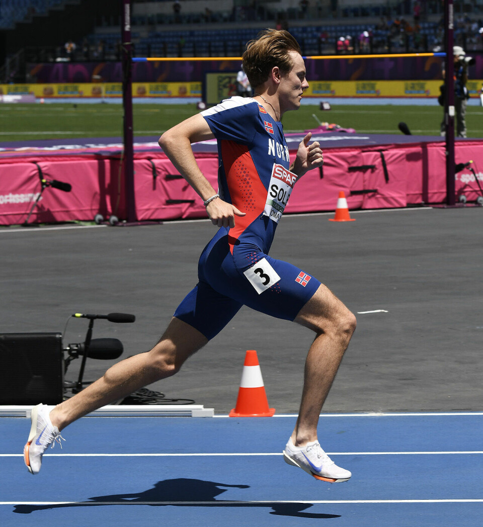 Ole Jakob Solbu elegant til semifinalen på 800 meter – Tobias Grønstad røk ut 800-heat3-solbu-loper_50D3369.jpg