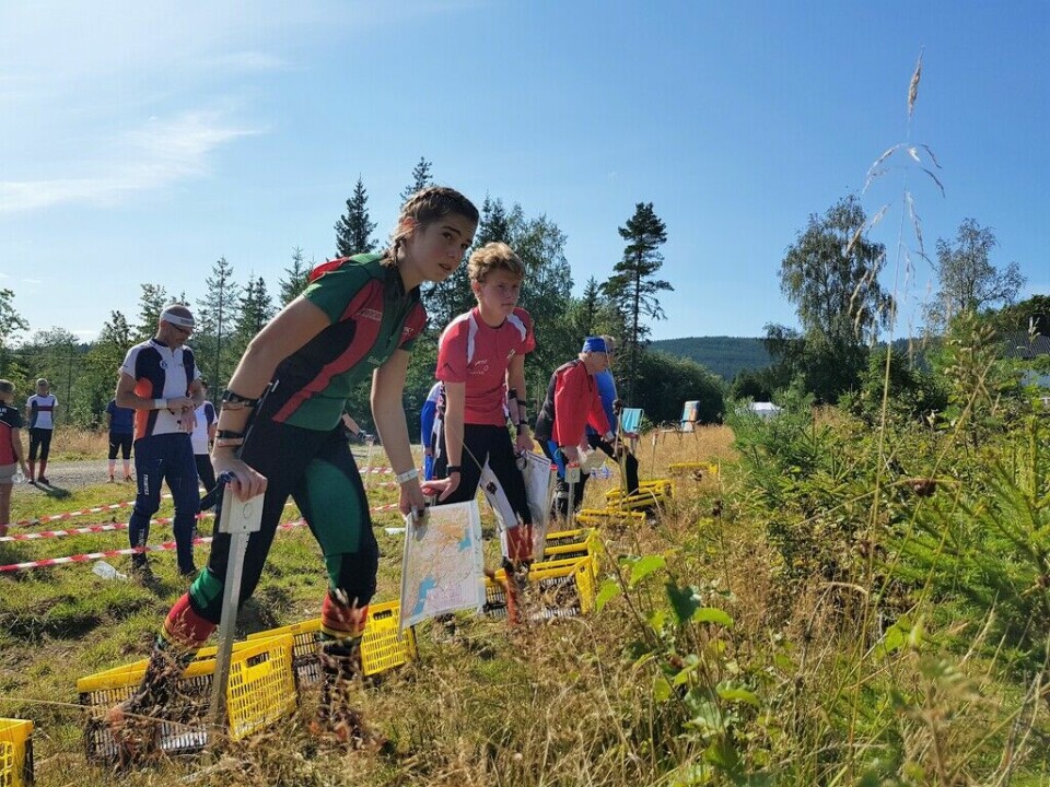 Krevende KM langdistanse for Innlandet orienteringskrets Birgit Dorthea Kleppa Madslien (t.v) gull D17-18.jpg