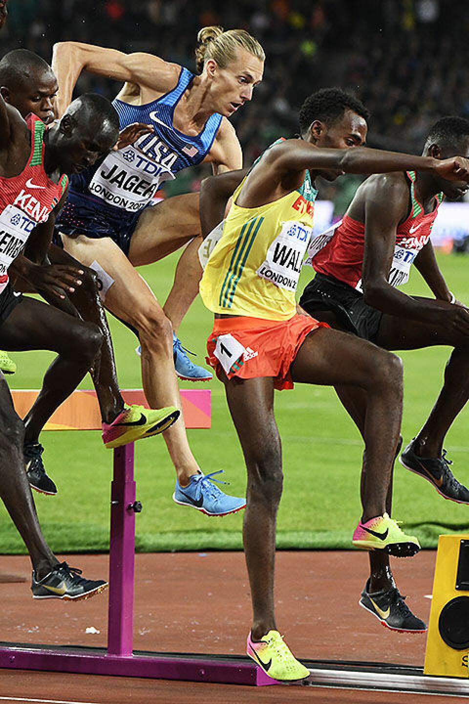 Conseslus Kipruto førte Kenyas gode hindertradisjon videre hinder-jager_50D3967.jpg